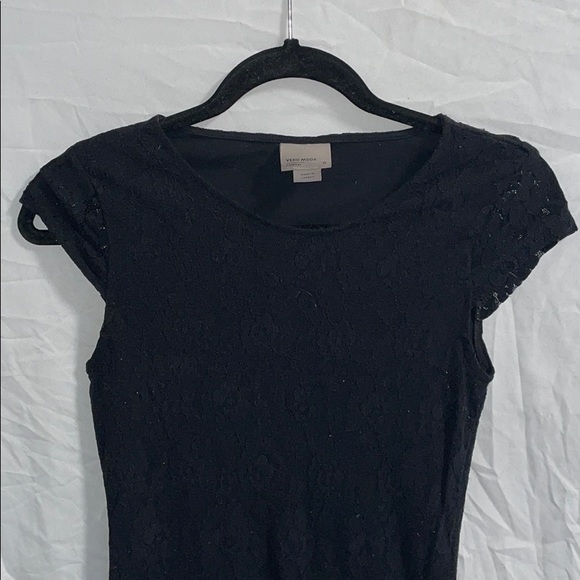 Lace LBD - Picture 3 of 3